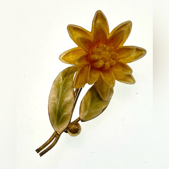 Vintage Gold Tone Celluloid Flower Pin
Enameled Leaves Brooch Pin MCM - Picture 8 of 8